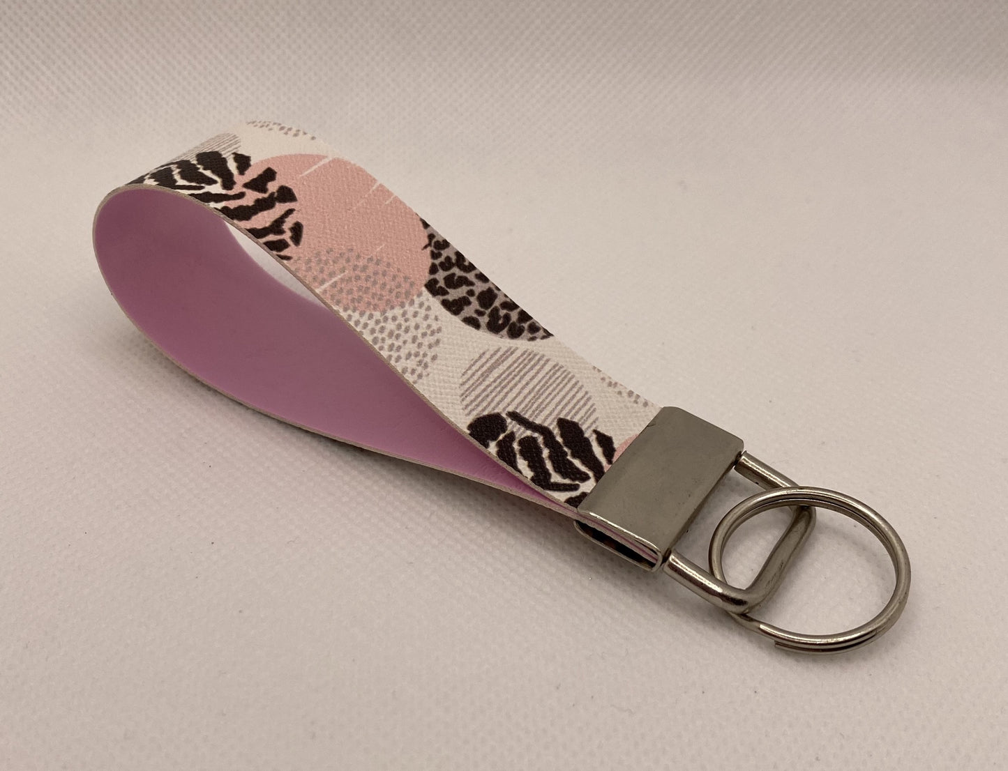 4" Keychain with patterned circles